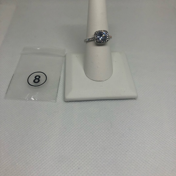 Sterling Silver Ring Size 8. - Picture 1 of 4
